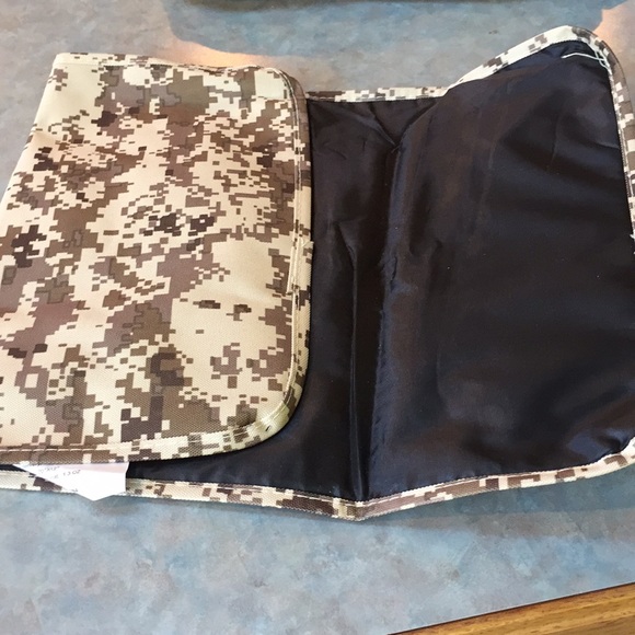 Soho design Ellie & Luke camouflage diaper bag - Picture 7 of 7